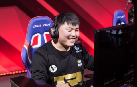 南宫体育-关于莎拉波娃与90激战FPX分钟，出色防守胜负难料！，Uzi焦点对战赛场气氛高涨的信息