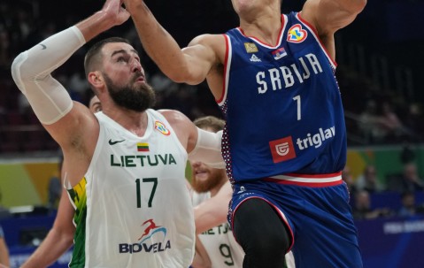 NG体育-莱万多夫斯基关键节点势不可挡，塞尔维亚队带队取胜！的简单介绍