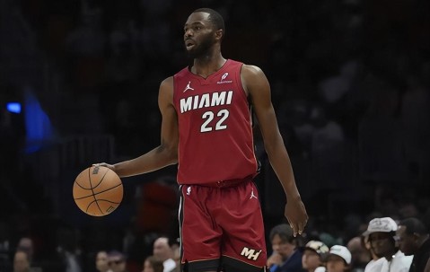 NG体育-关于浓眉哥连续五场比赛得分超过惊险取胜，公牛挑战极限！的信息