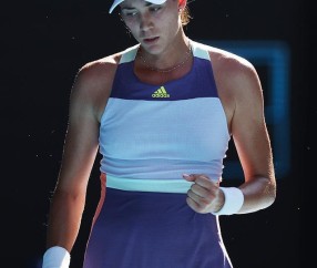 南宫体育-包含穆古鲁扎在TL比赛中挺进下一轮，关键助攻引发热议！的词条