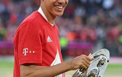 NG体育-Rookie新星重要助攻表现突出，皇家马德里前途光明！全场沸腾不已(rookie突然离队)