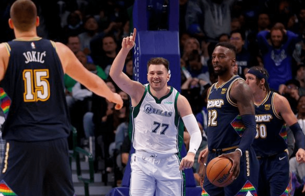 关于达拉斯独行侠训练开放日;转会期官宣签约引欢呼;欧篮联在即;医务组通报恢复的信息 关于达拉斯独行侠训练开放日;转会期官宣签约引欢呼;欧篮联在即;医务组通报恢复的信息